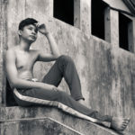 shirtless teen with sixpack (3 of 11)